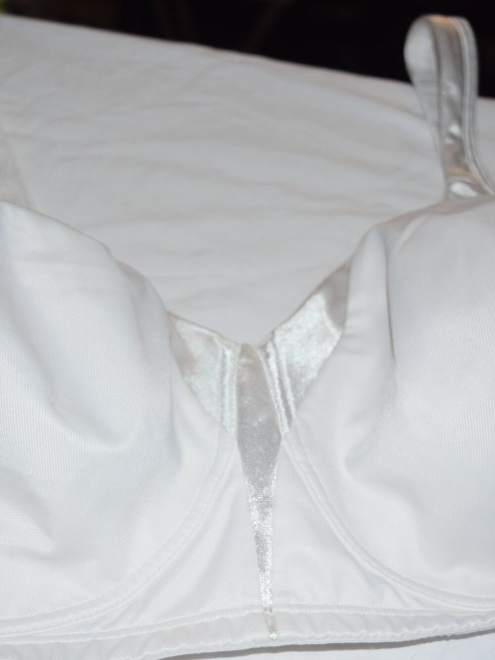 Playtex 18 hour White, Size 46C(0235)